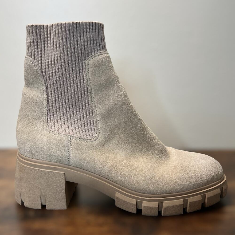 Steve Madden Hutch Chelsea Boots 9 Womens Chunky Block Heel Sand Suede Pull On